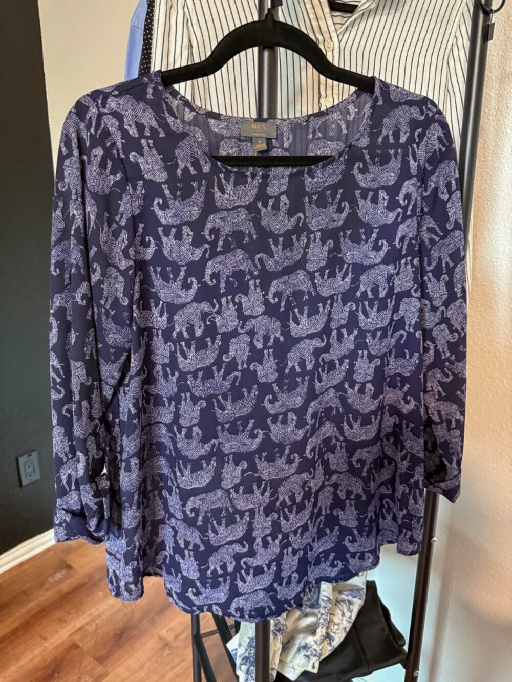 Mix by Hawthorn Navy Blue Elephant Print Roll-Tab Sleeve Blouse (Size Small)
